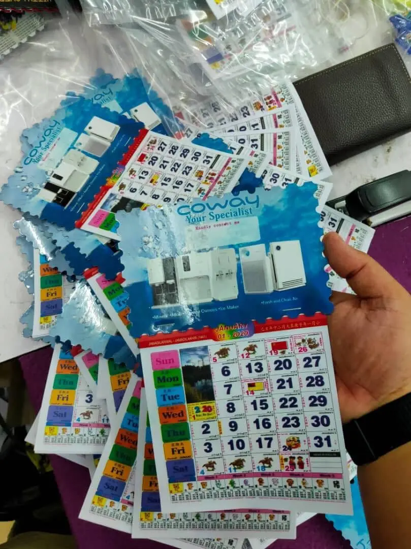 Hasil cetakan sebenar Magnetic Calendar Invi Print untuk perniagaan